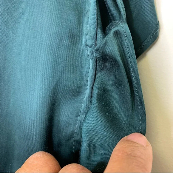 7 For All Mankind Green Satiny Cold Shoulder Ruffle Button Front Blouse Size XS - Picture 6 of 12